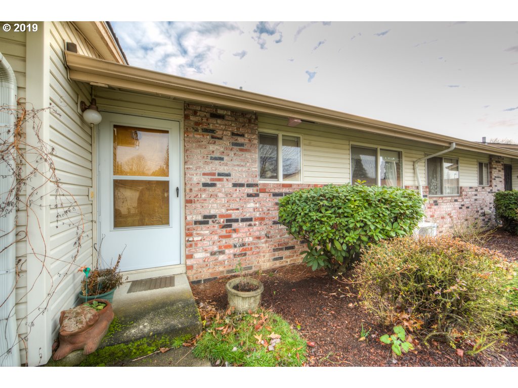 Portland Area Inium 14846 Se Caruthers Ct Or 97233 Let S Find Your Home