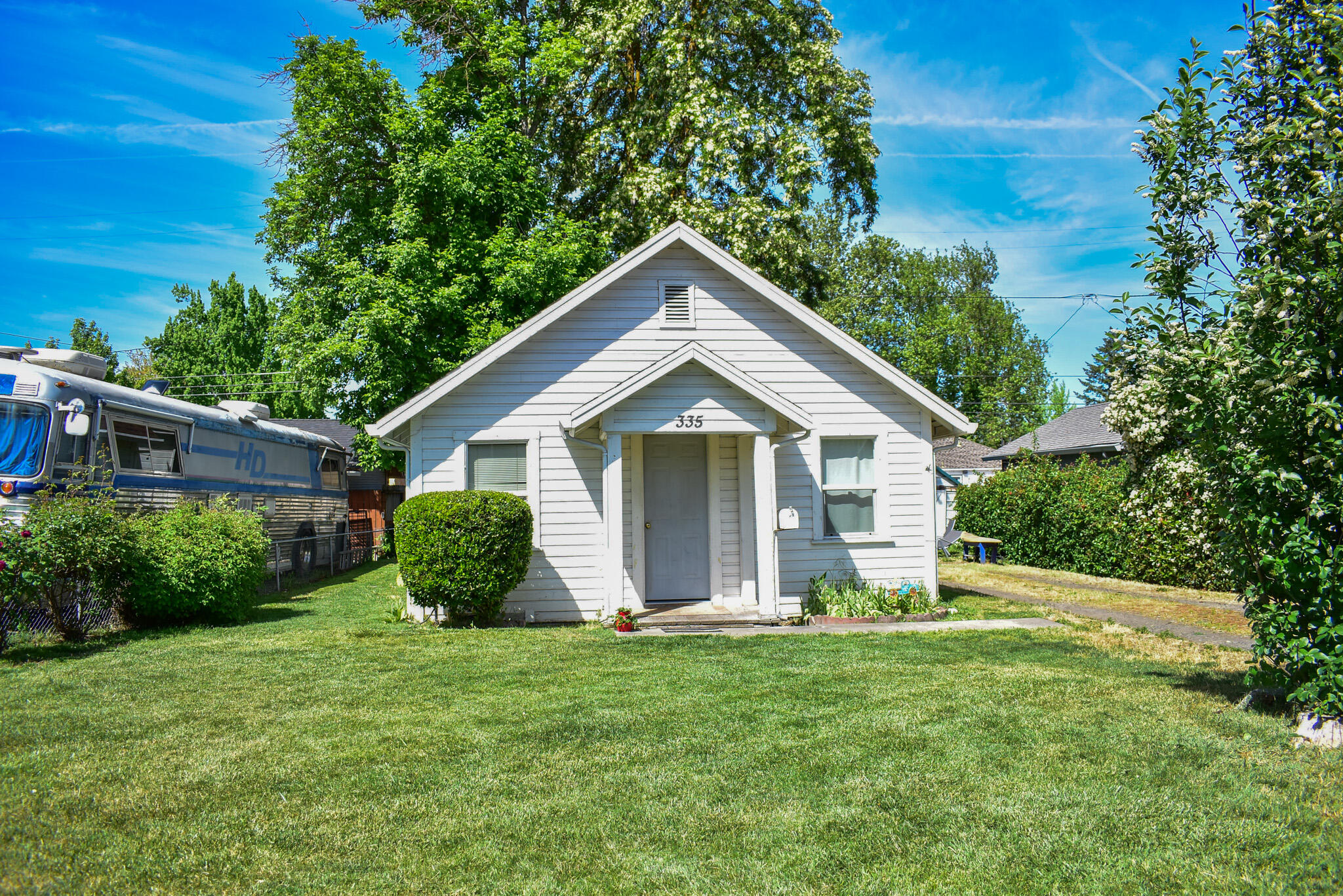  335 Marie St 