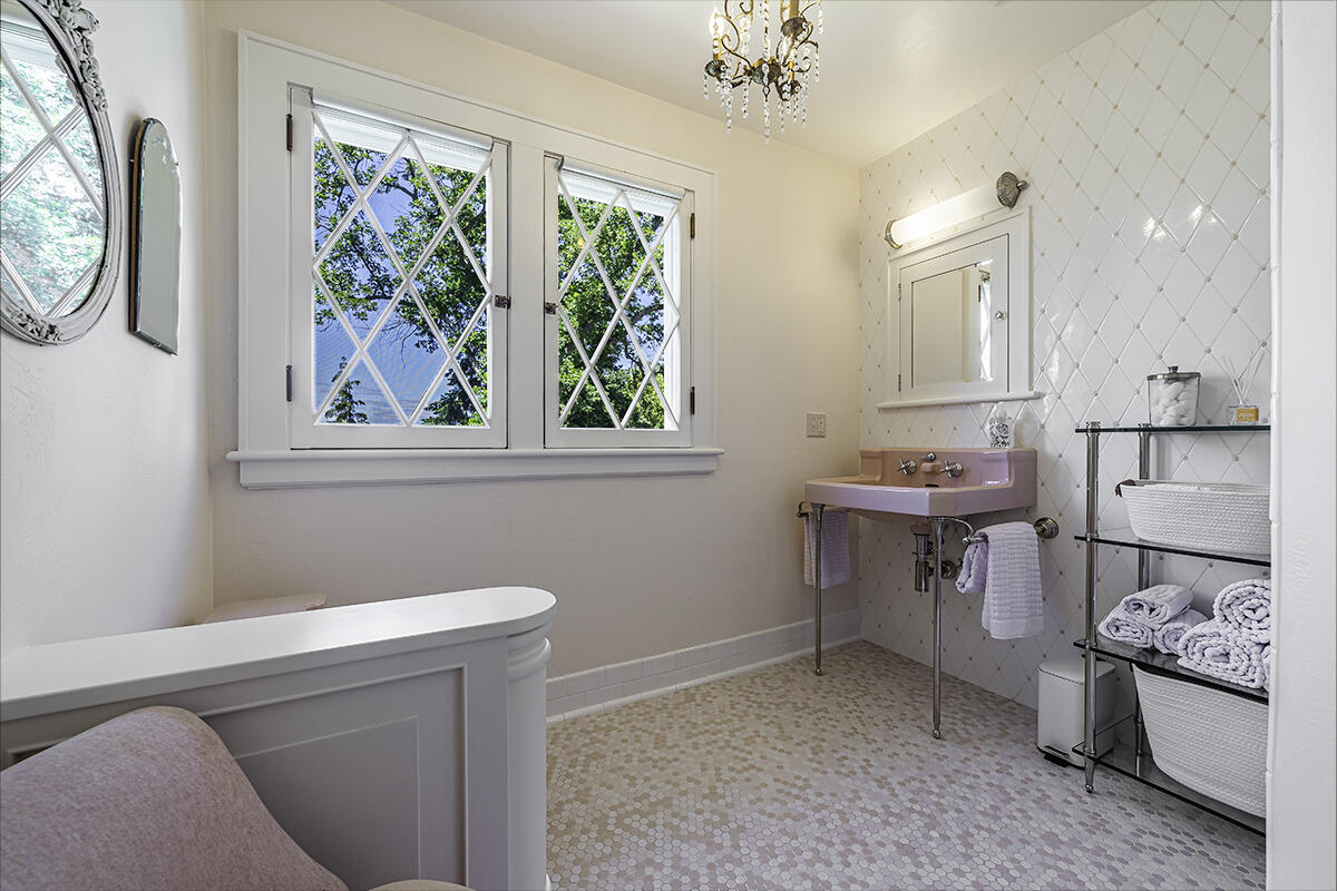 Butler's staircase from 2nd level to the kitchen.