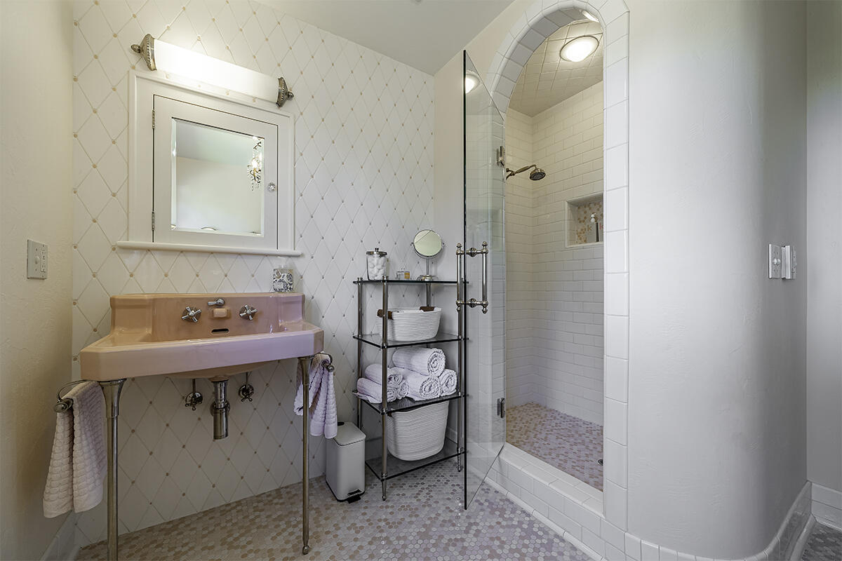 2nd level bunk room.