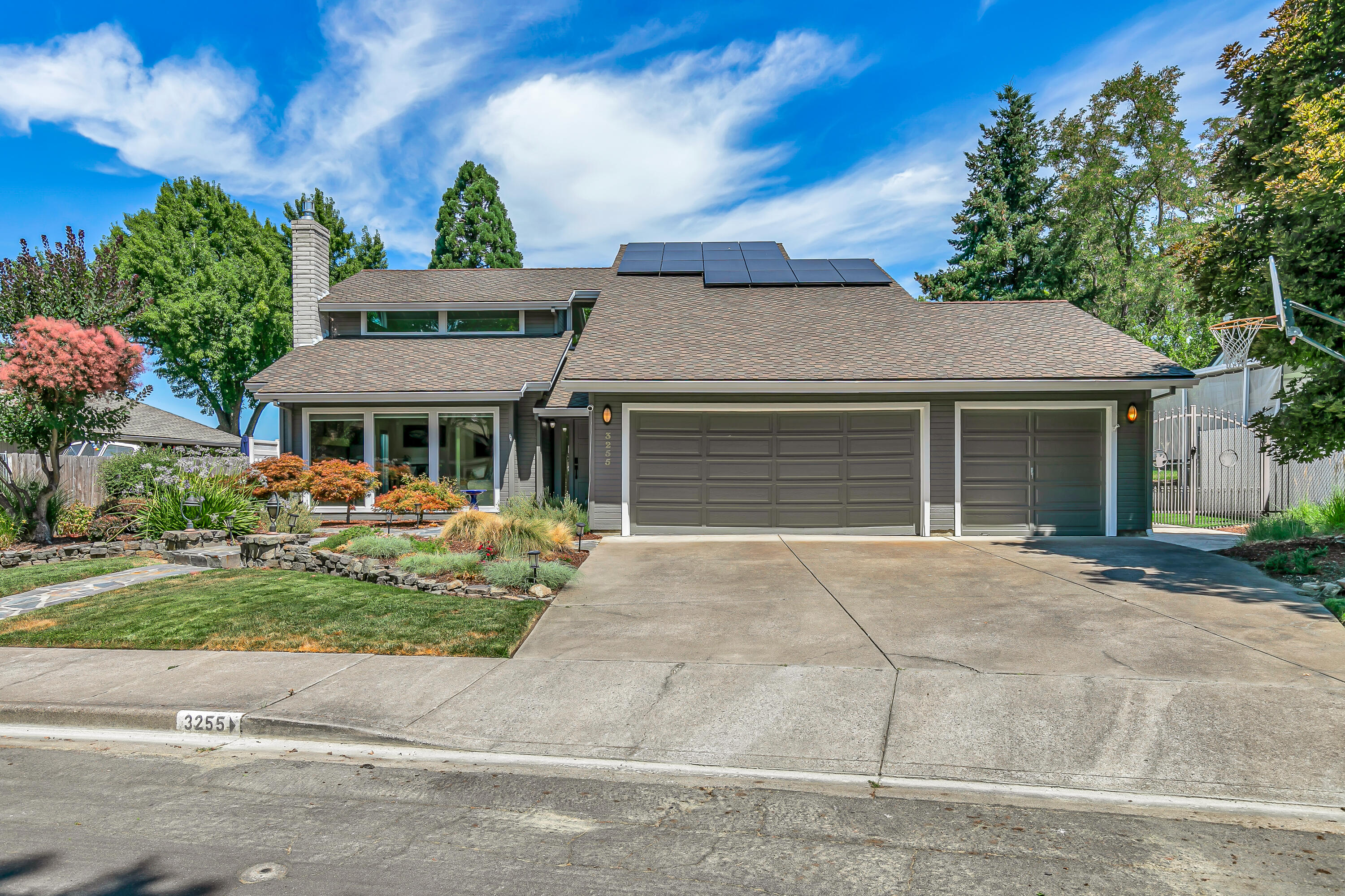  3255 Miller Ct. 