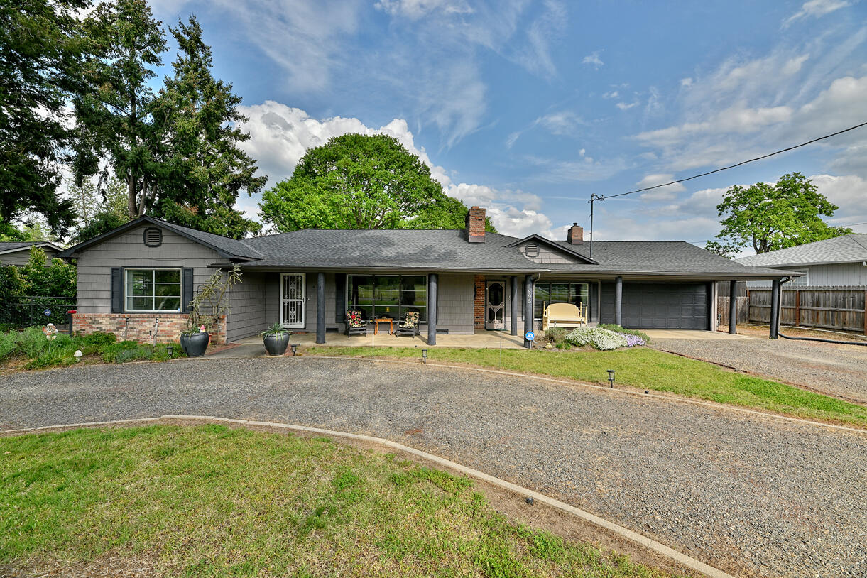  895 Casino Rd 