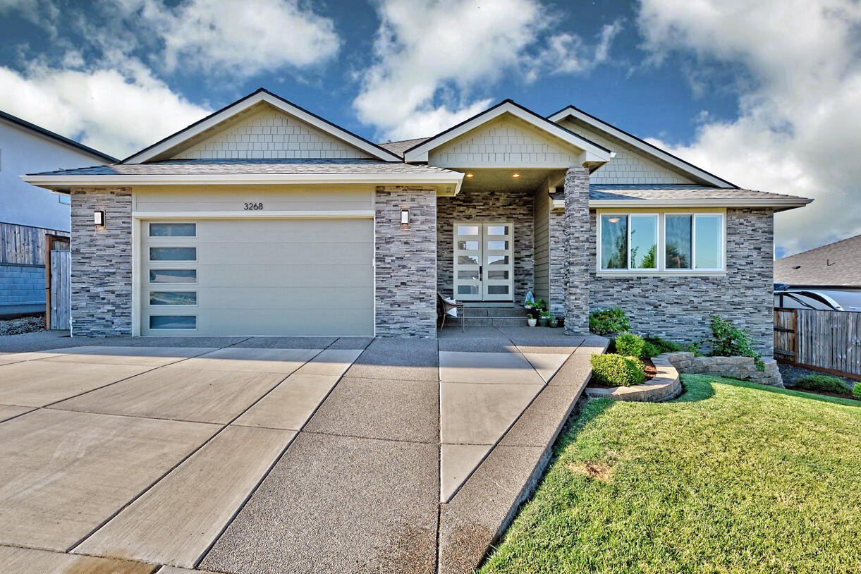  3268 Sky Way 