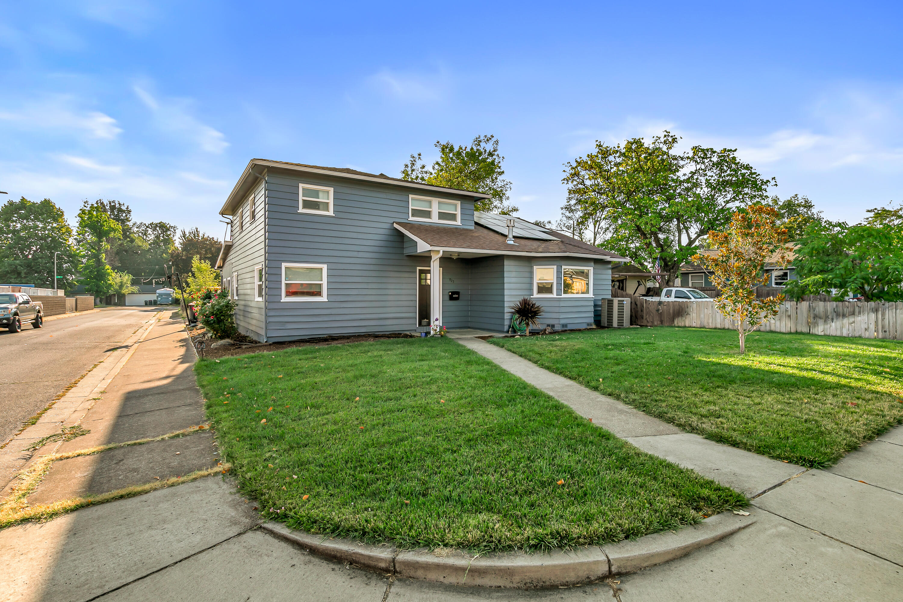  923 Jasper Street 