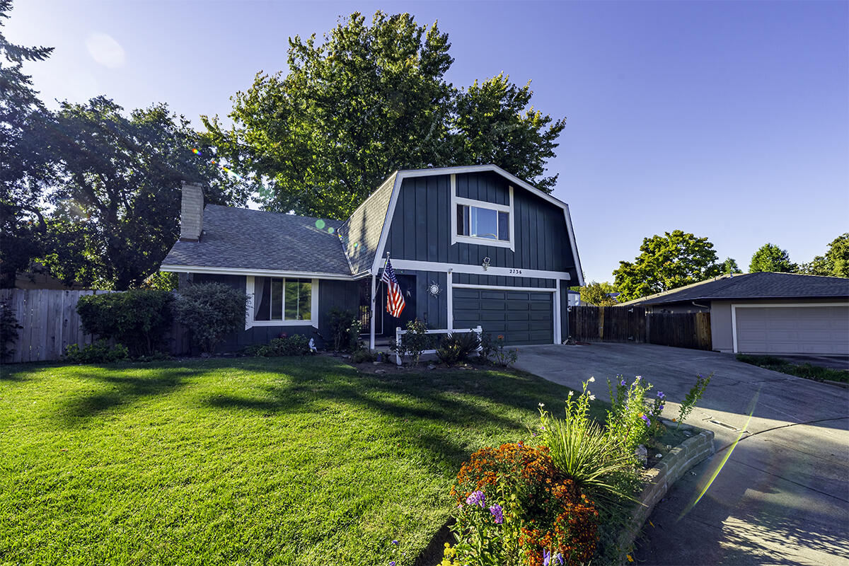 2736 Canterbury Lane