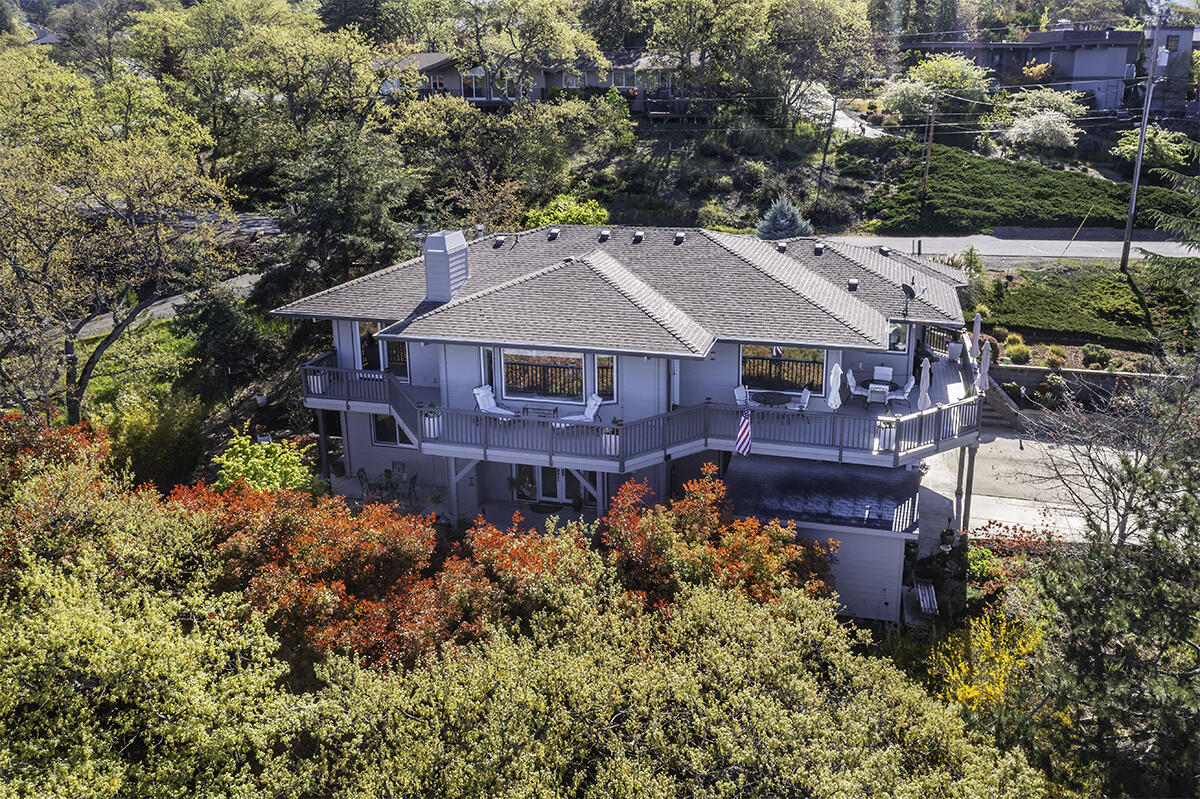  290 Harvard Place 