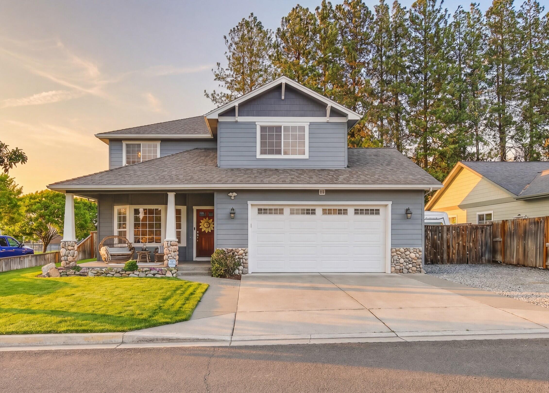  2011 Spruce Way 