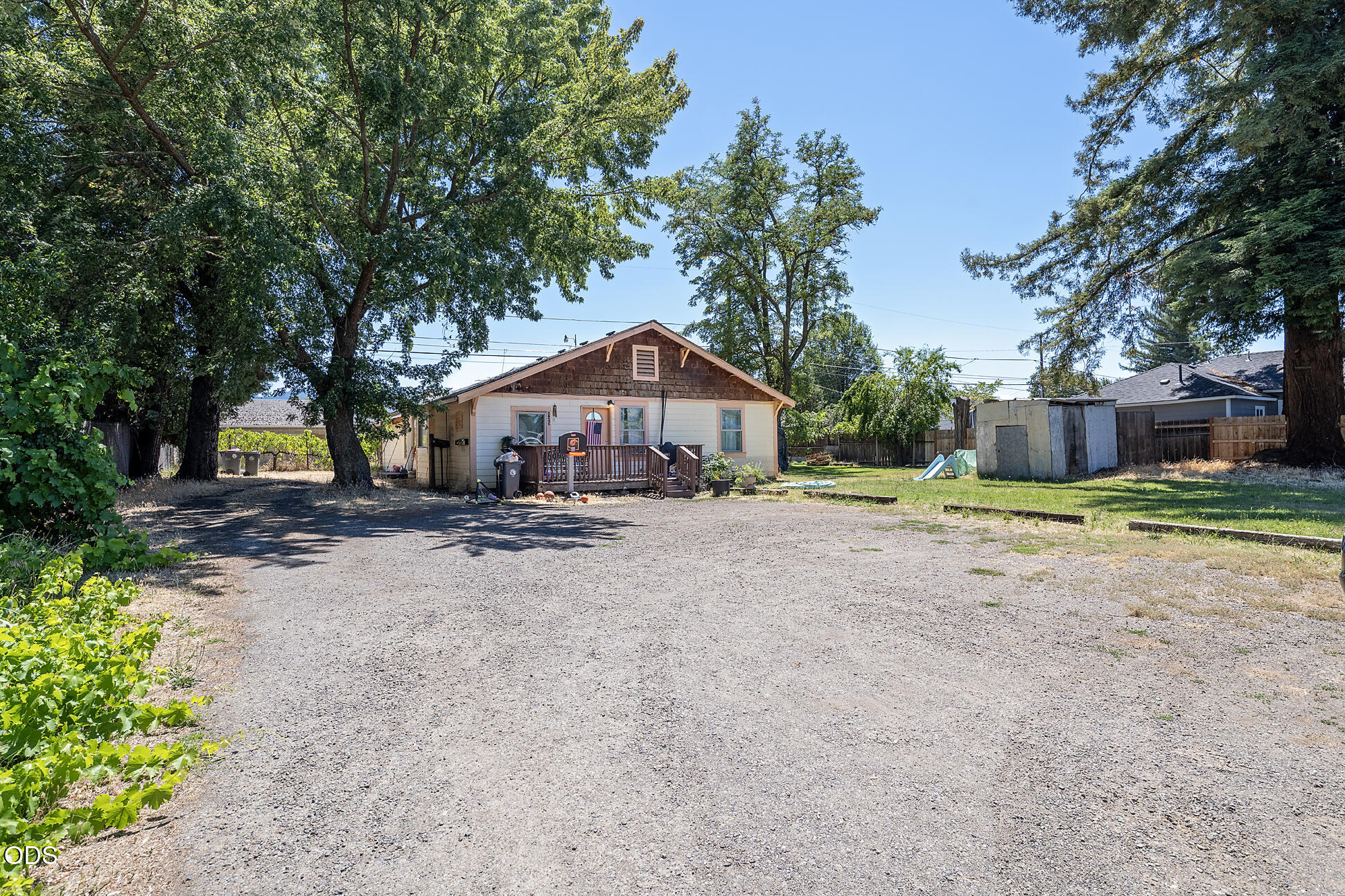 825 W 13th 
