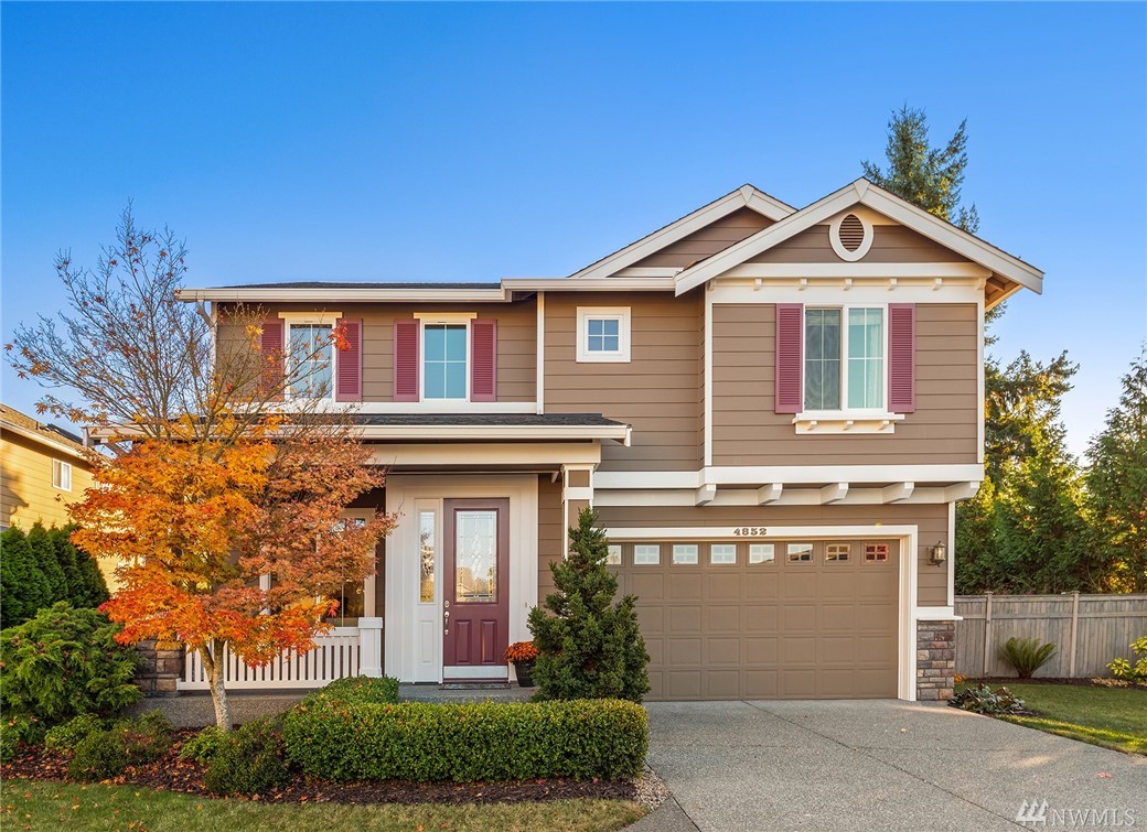 Sold home at 4852 NE 1st Ct in Renton, Washington