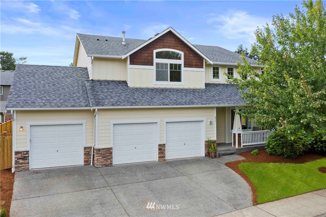 Sold home at 677 Shadow Avenue NE in Renton, Washington