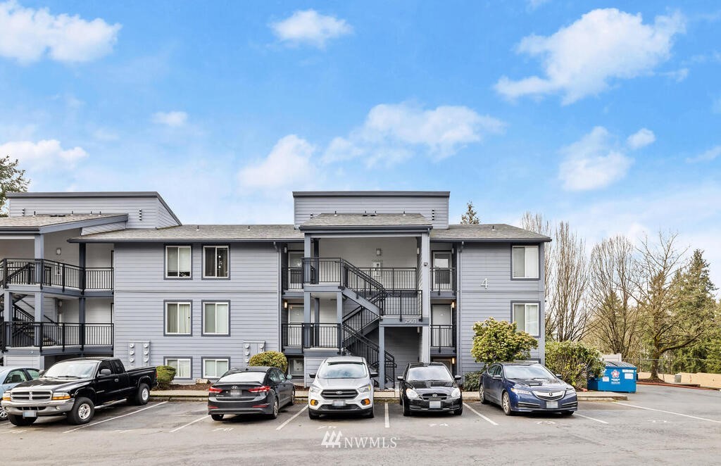 Sold home at 2501 NE 4th Street 411 in Renton, Washington