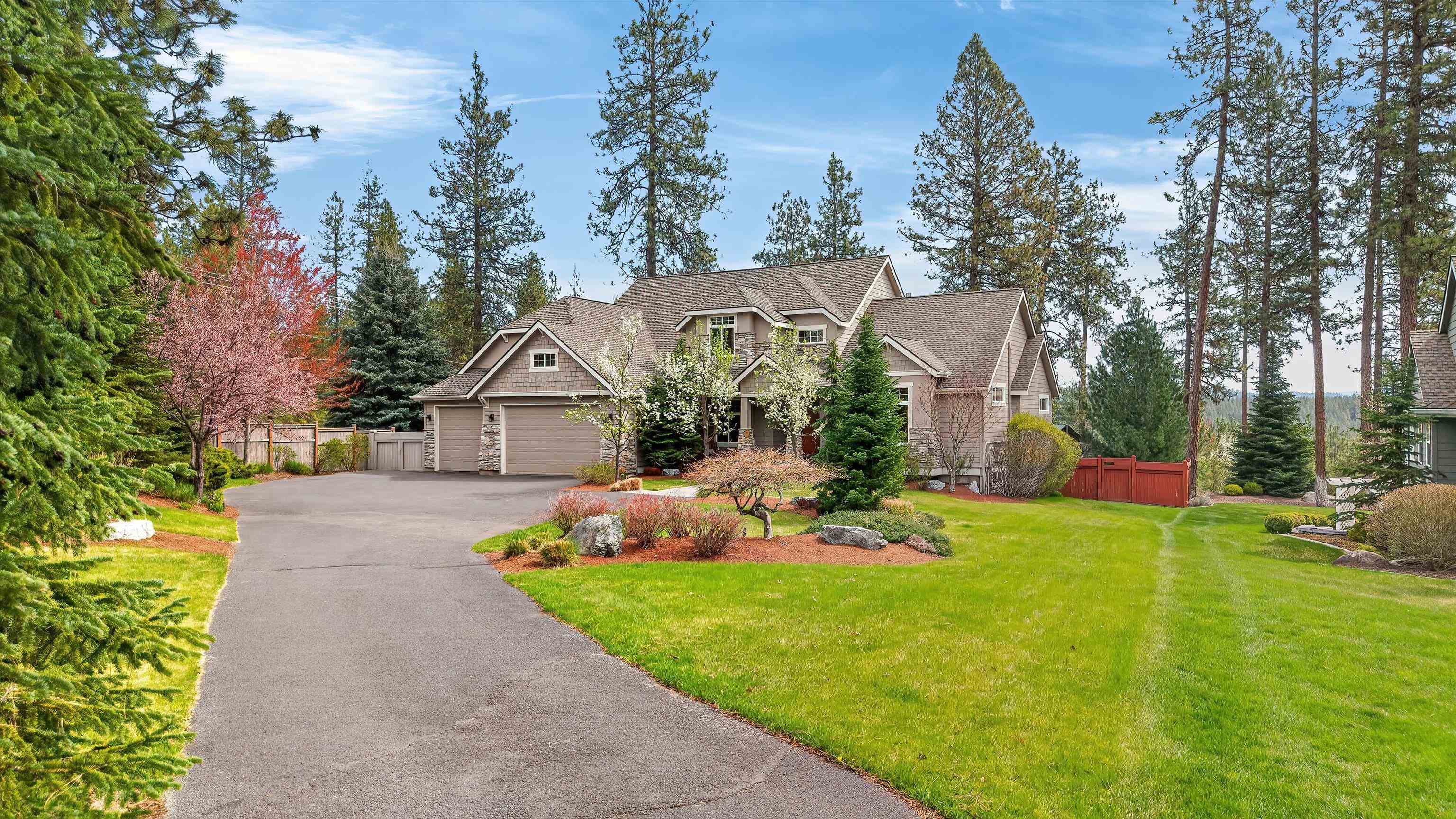 1525 E Heritage Ln in Legacy Hills Gated Community