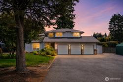 820 Monroe Avenue NE, Renton, WA